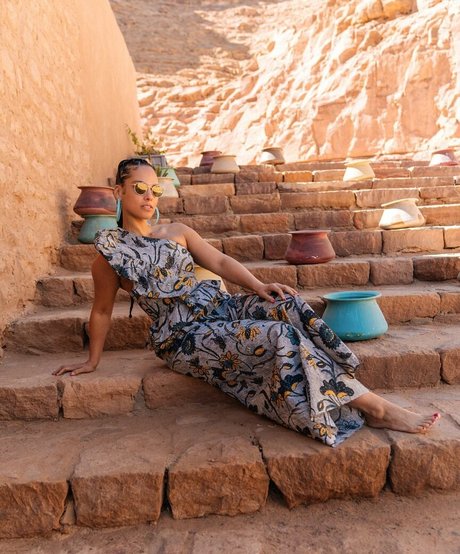 Alicia Keys model high quality images