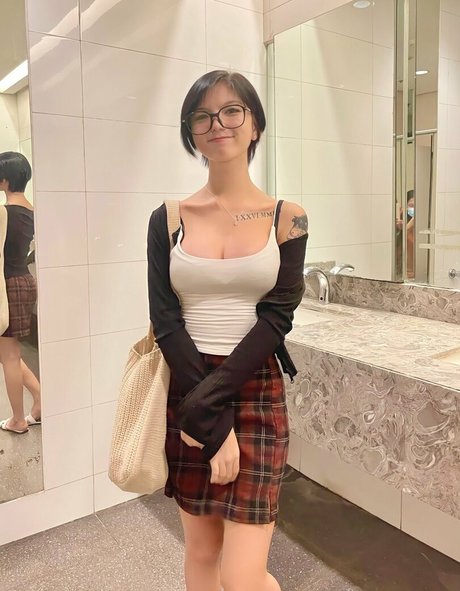 Bhel Esguerra adult star img