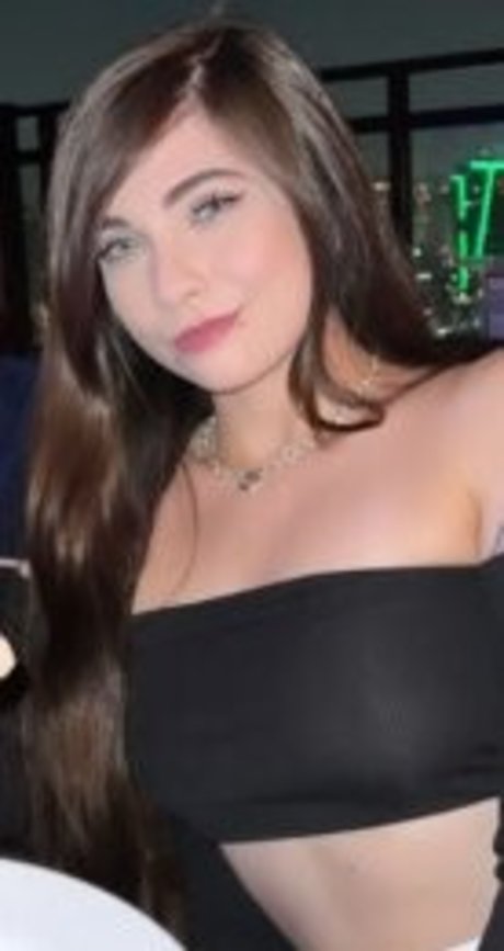 Nicole Diretora star sexy image