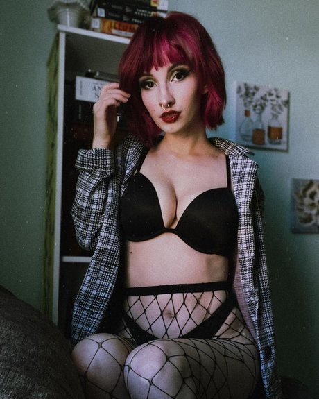 givemethespooks model hot images