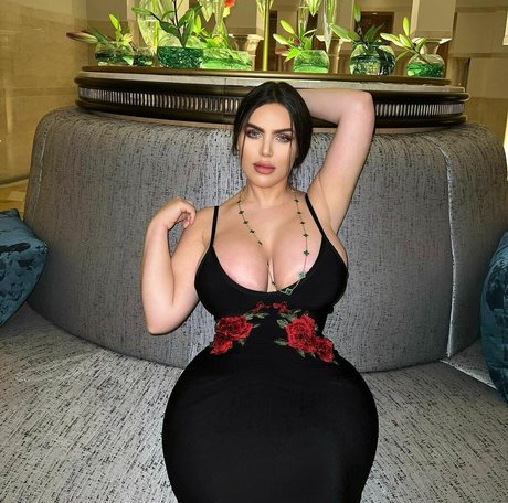 Noure Sahli model archive