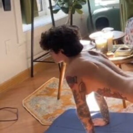 Vas Hal pretty star img