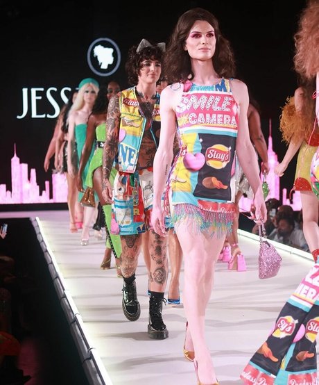 Vas Hal perfect model img