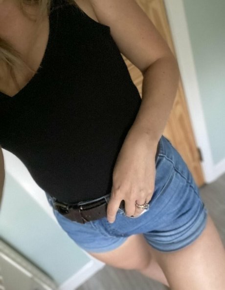 MlLF Bunny model art pic