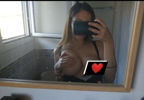 Paulasiri2 star pornographic photos