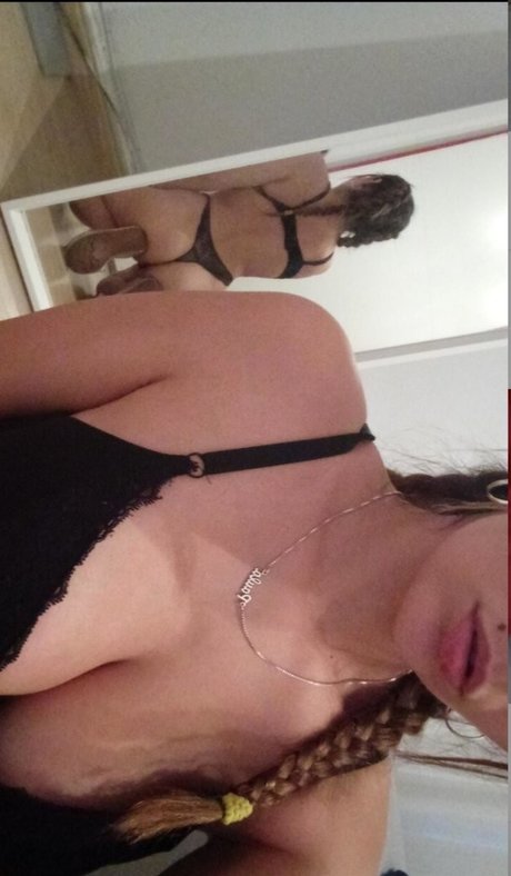 Paulasiri2 hot actress pictures