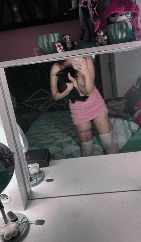 Coelho__pink adult actress photos