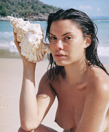 Milisont beautiful model image