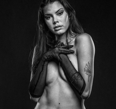 Milisont pretty model photos