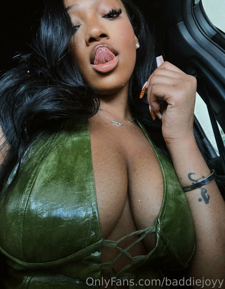 baddiejoyy adult model image