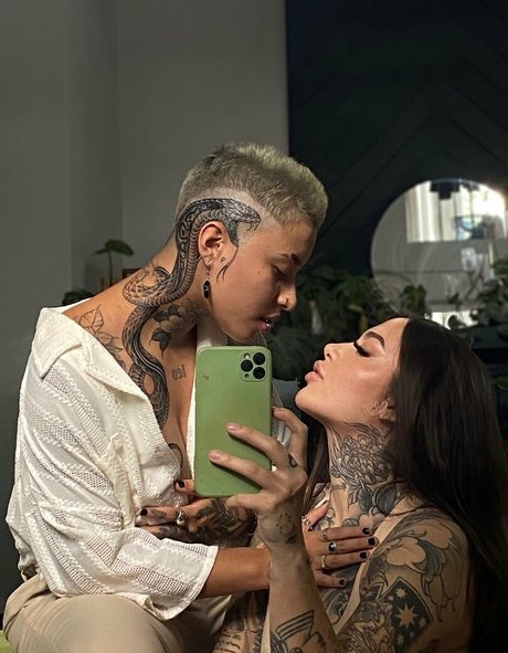 _Leovenus model beautiful pic