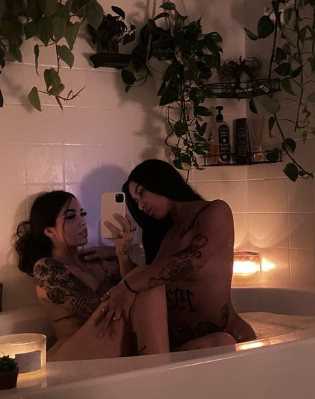 _Leovenus pretty pornstar img