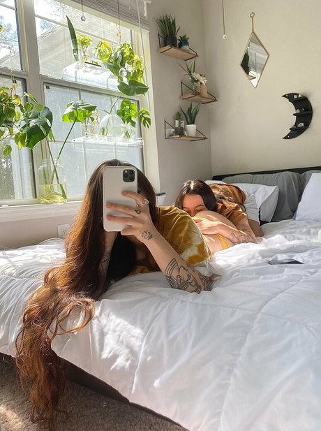 _Leovenus model erotic galleries