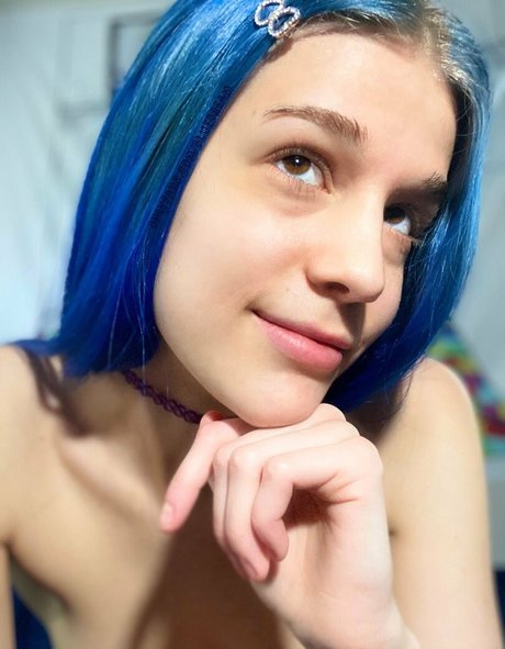 Blue Dream model exclusive images