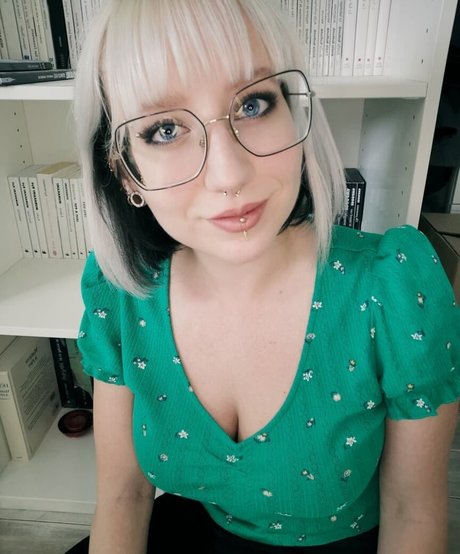 Methvespertine pornstar adult image