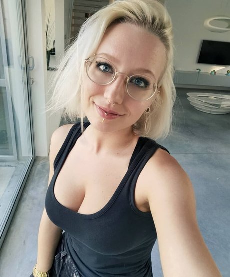 Methvespertine nice pornstar pics