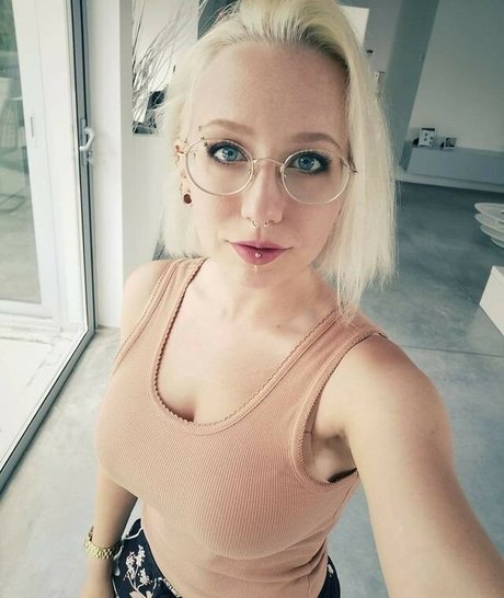 Methvespertine model porn pics