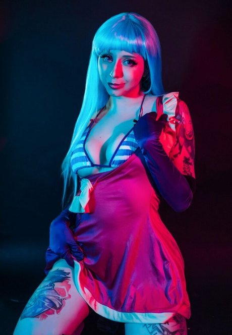 spicynika_ naked star image