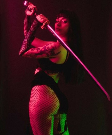 spicynika_ top star photo