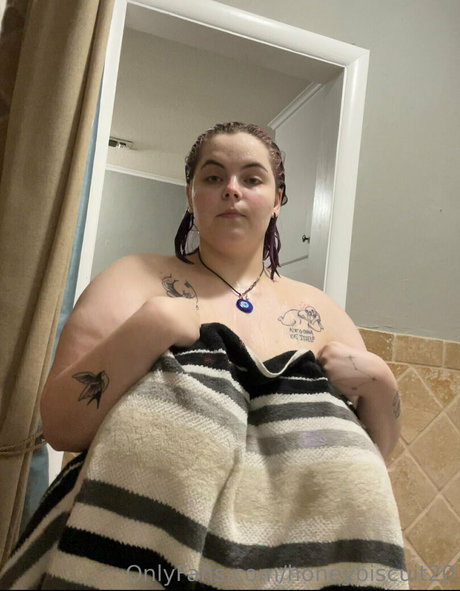 honeybiscuit20 model adult galleries