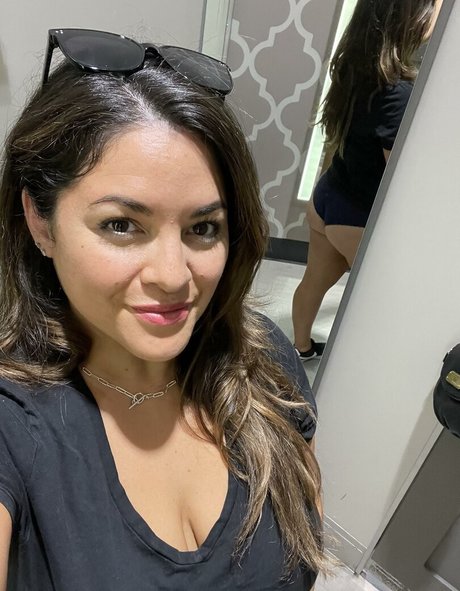 Bella Paz top actress images