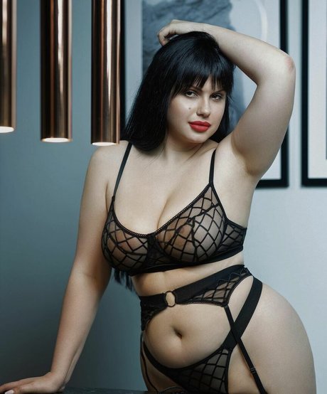 Dasha Dashany naked actress pics