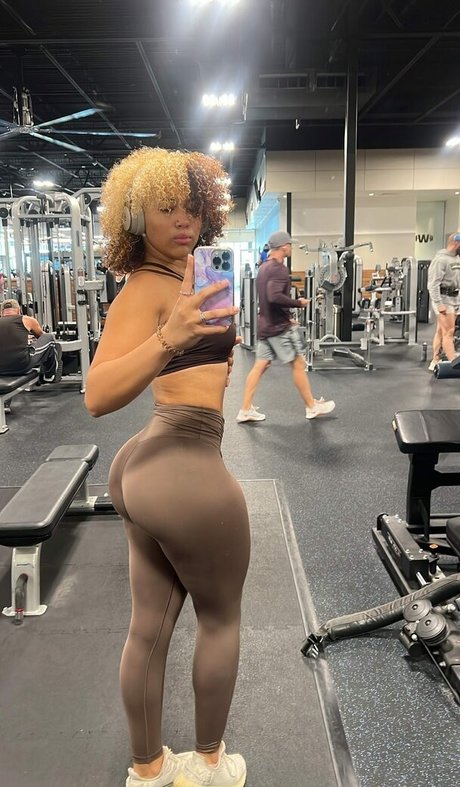 Heaven Collins model adult gallery