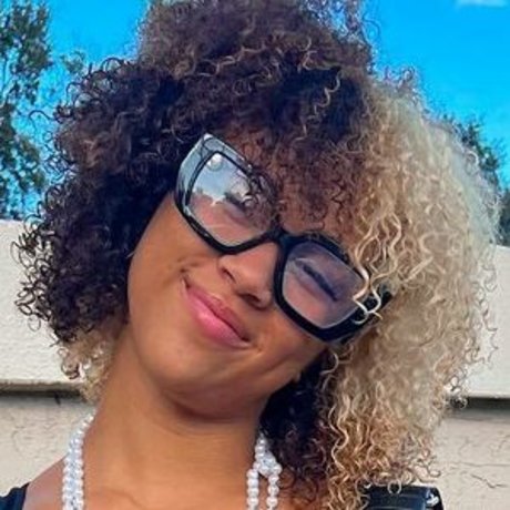 Heaven Collins nude model gallery