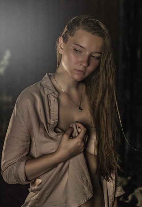 Amy Tsareva art model photo