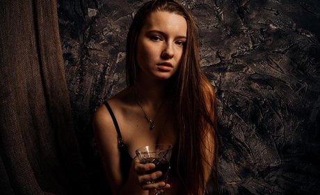 Amy Tsareva art model picture