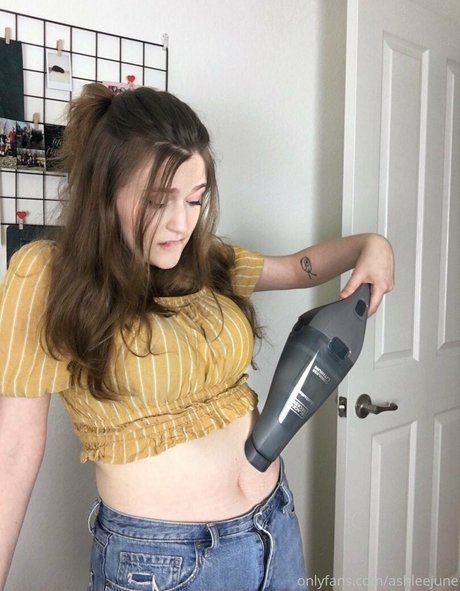 ashleejune model beautiful picture