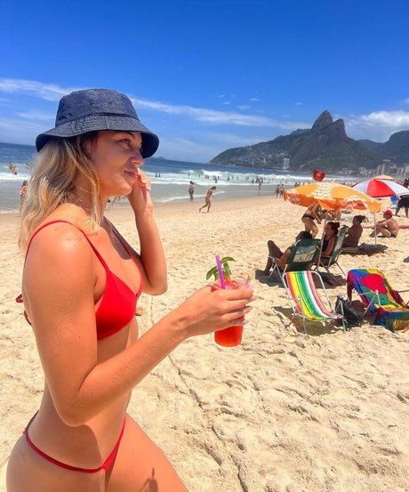 Elina Rodriguez model hot image