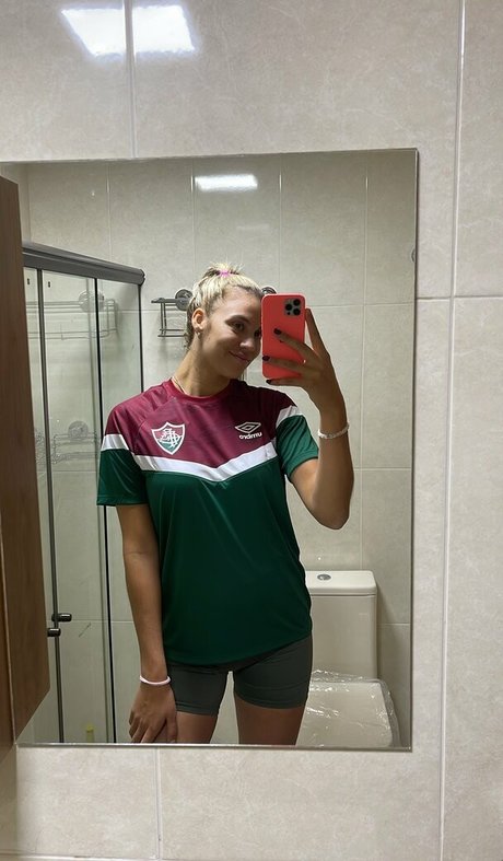 Elina Rodriguez naked star photo