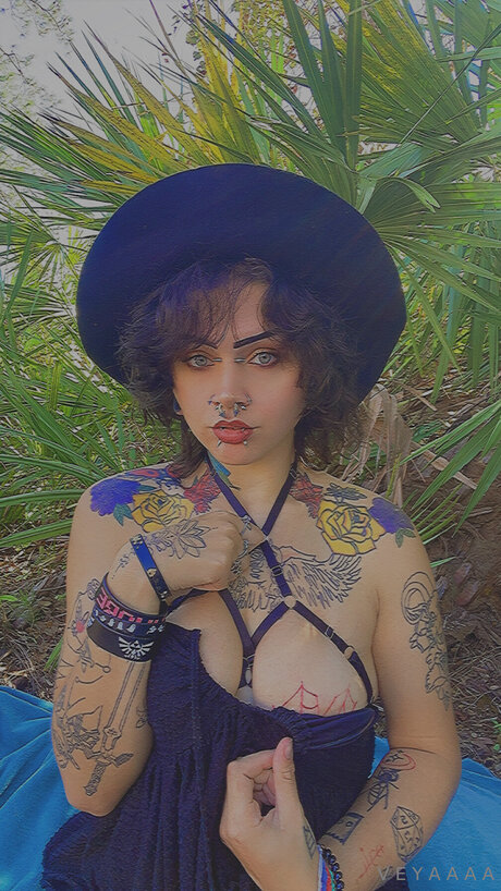 Veyavilla hot model picture