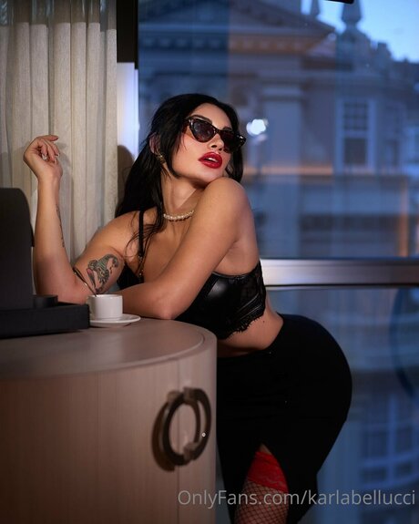 Belledollfree exclusive model picture