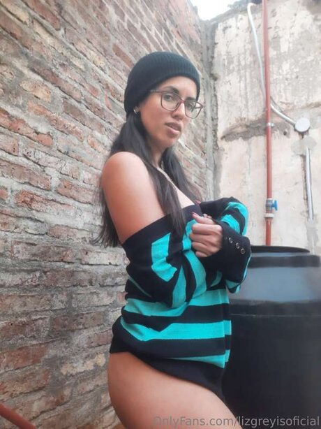 Lizgreyisoficial thumbnail