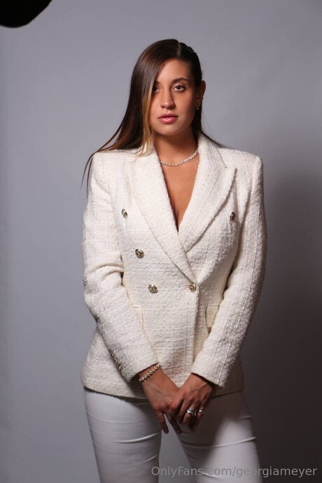 Georgiameyer best model pic