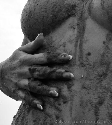 Thearmychick star nude photos