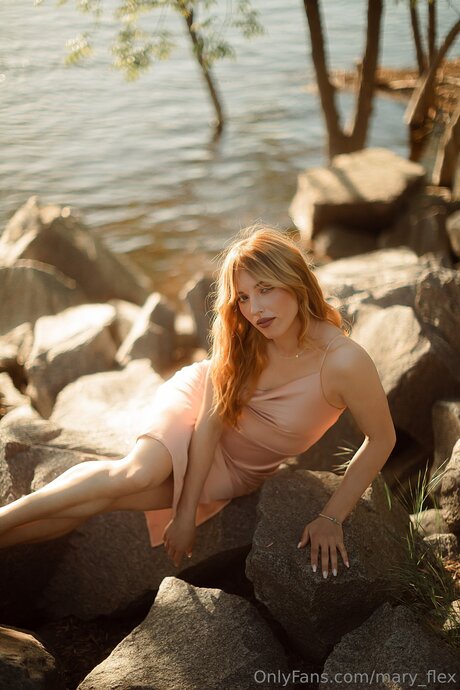 Mary Flex model erotic photos