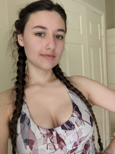 Aka Rose nice model img