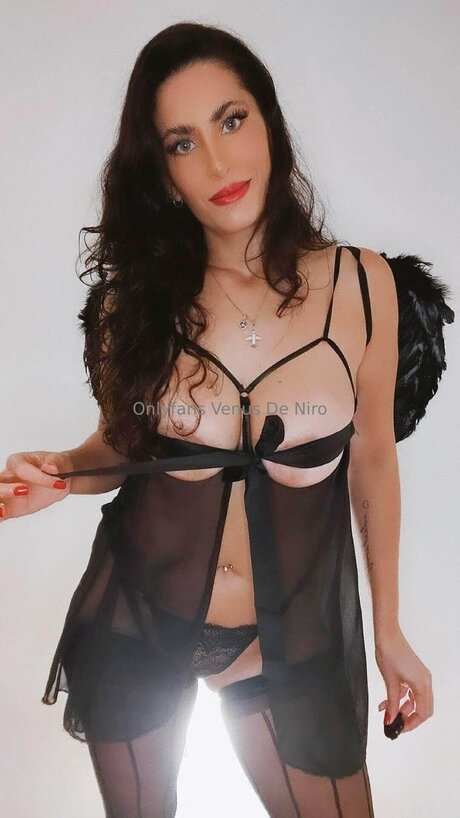 Venusdeniro model exclusive photos