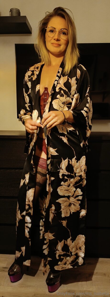 Ms Isabella model nude galleries