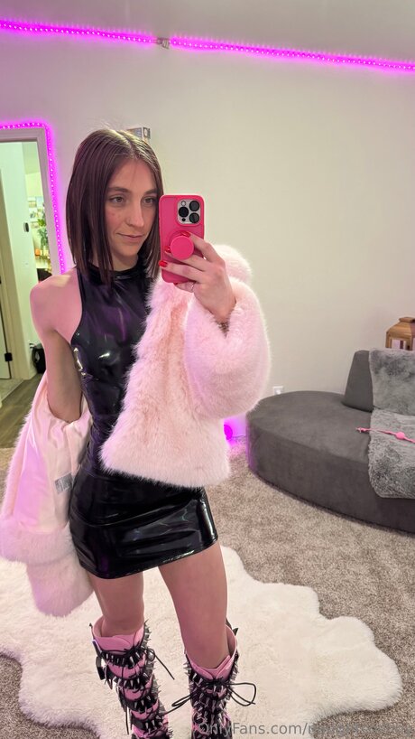 Naughtsoshhy xxx actress images