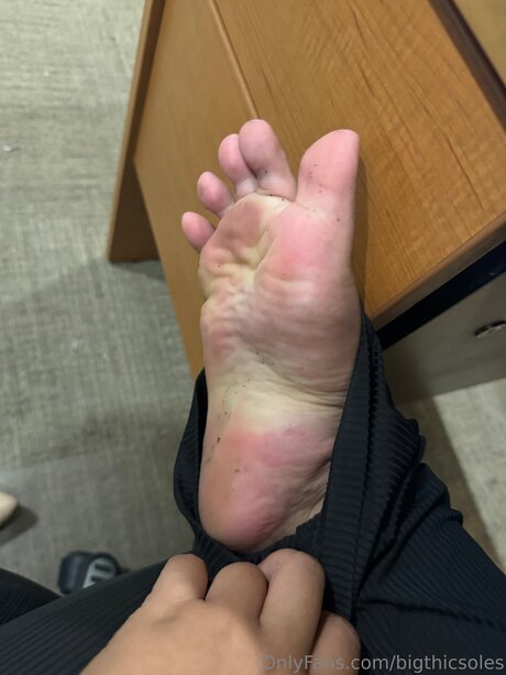 Bigthicsoles beautiful model photo