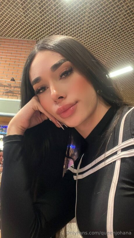 Queenjohana model erotic picture