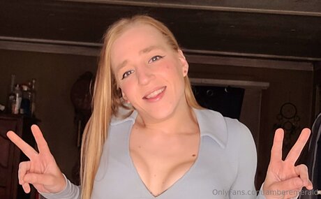 Amberemerald model high quality pic