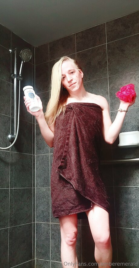 Amberemerald nude star galleries