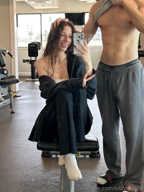 Kittymitten model nude pictures