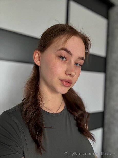 Bellastars nude model img