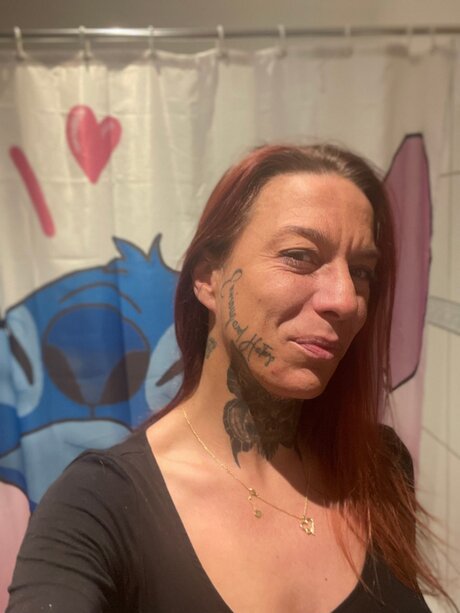 Yvonne Black star hd gallery